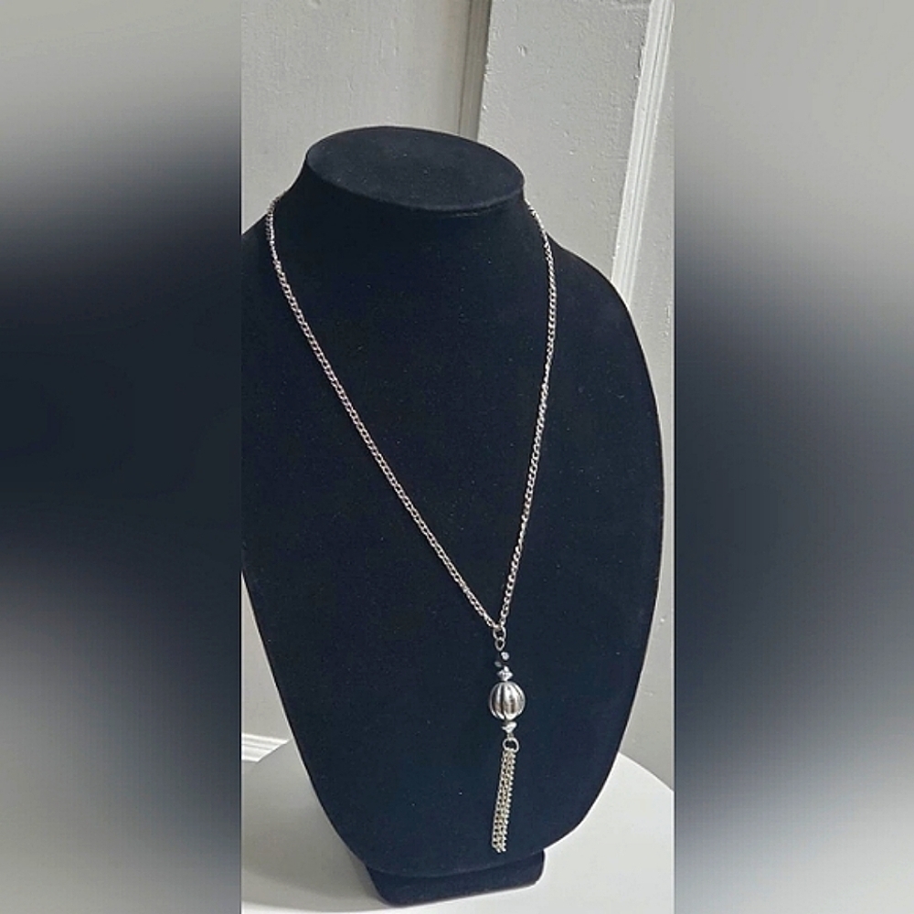Long Silver Necklace with silver ball  Pendant.🌴